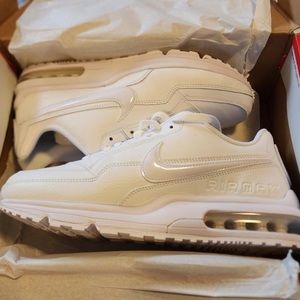 NEW Nike Men’s Airmax Shoes